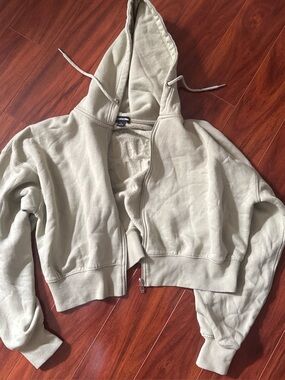 PrettyLittleThing Light Sage Zip Hoodie